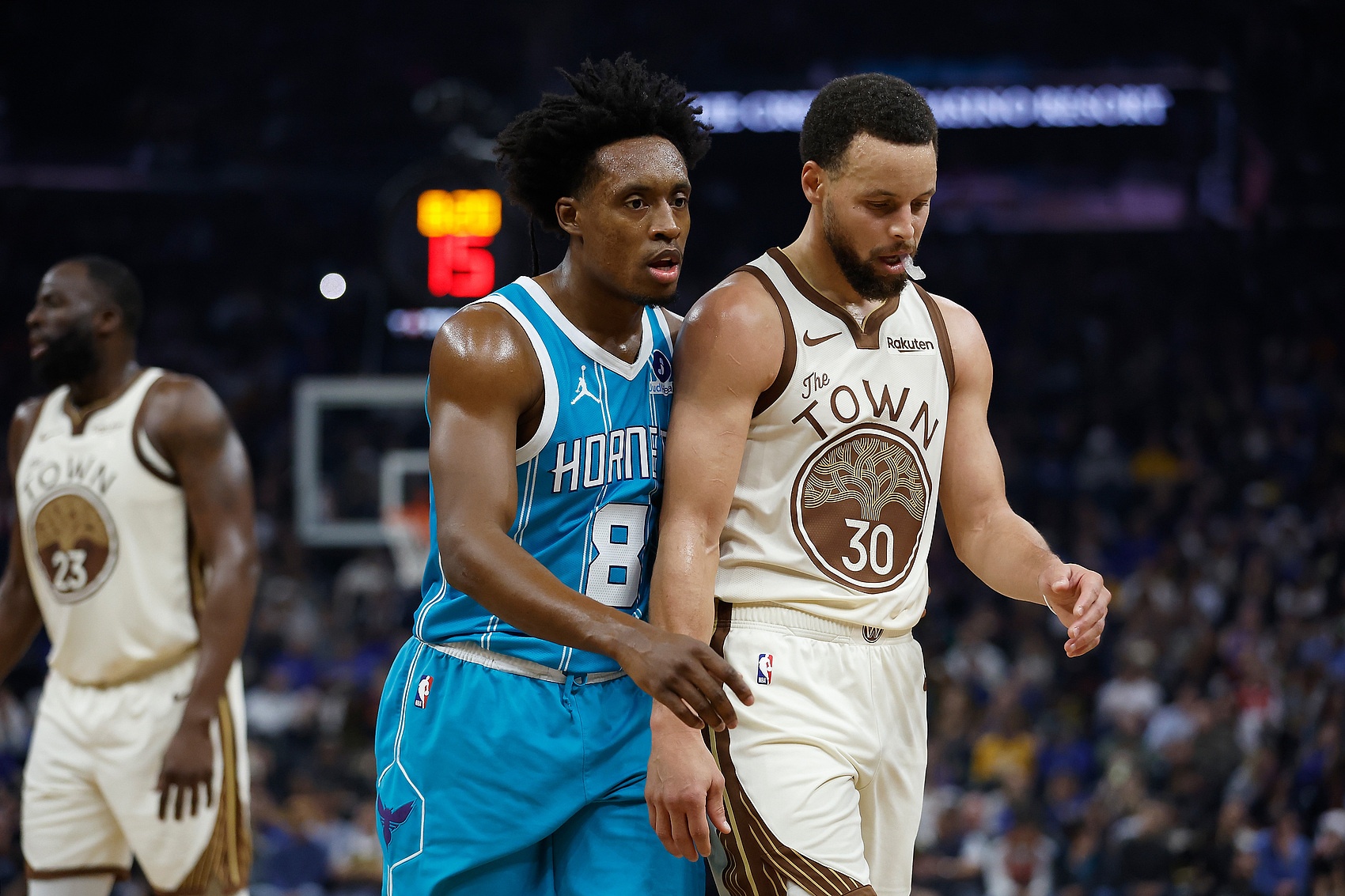 世界杯客户端下载指南-克拉克声援库里：我们想看他每场飚进12记三分 别再对他生拉硬拽